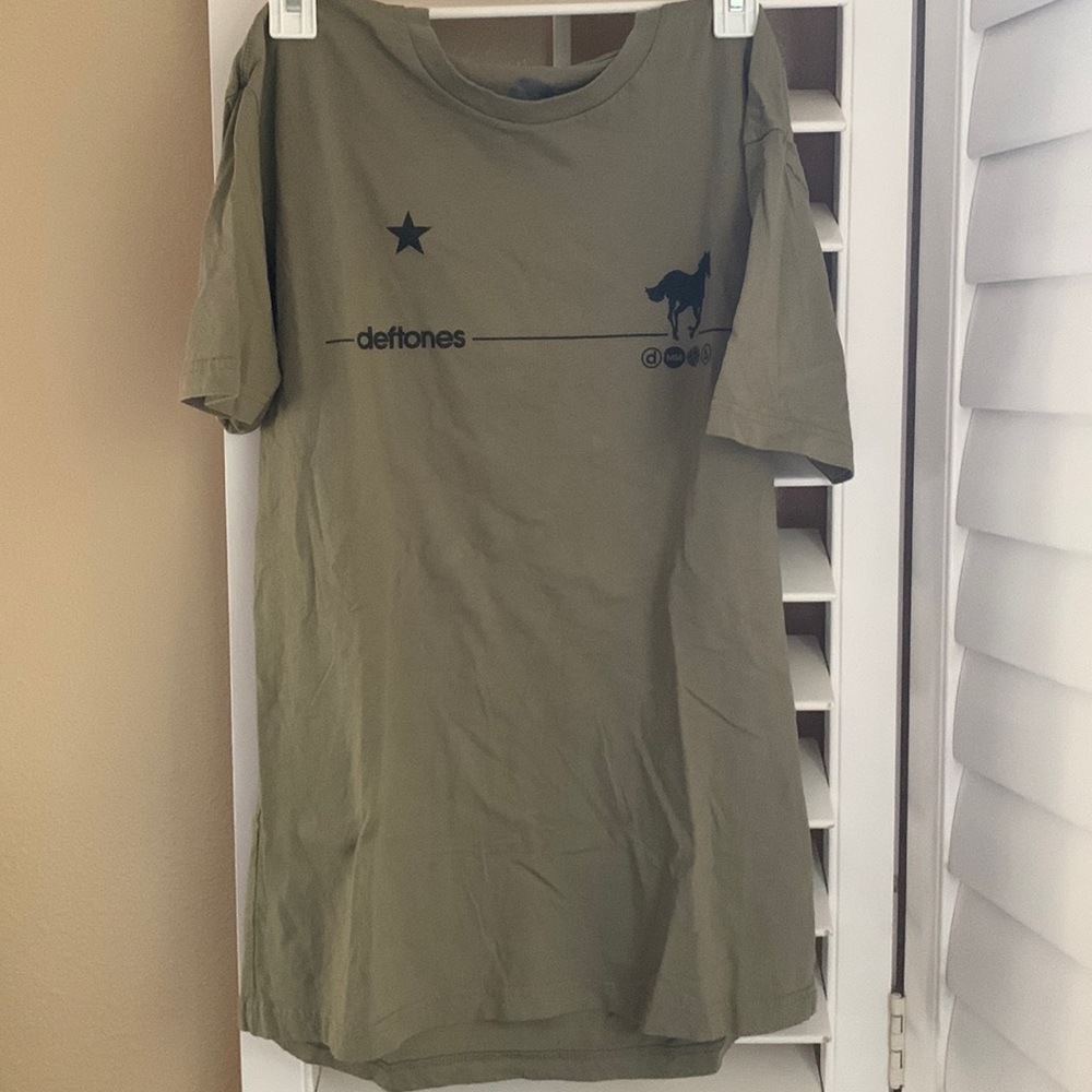 Deftones tshirt never worn